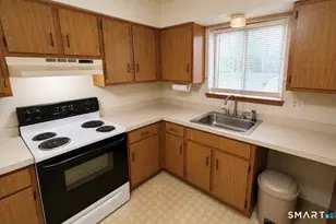 975 Meriden Rd, Waterbury, CT 06705 - Photo 4