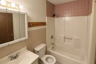 975 Meriden Rd, Waterbury, CT 06705 - Photo 10