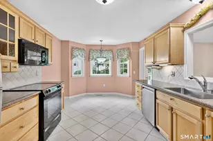 10 Knollwood Cir, Enfield, CT 06082 - Photo 12