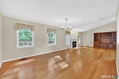 10 Knollwood Circle, Enfield, CT 06082 - Photo 8