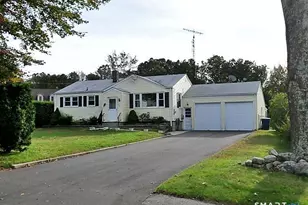530 Boston Post Rd, Waterford, CT 06385 - Photo 1