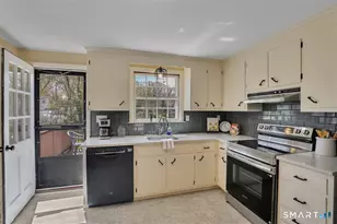 35 Parkwood Dr, East Hartford, CT 06118 - Photo 10