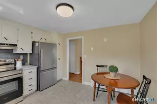 35 Parkwood Dr, East Hartford, CT 06118 - Photo 12