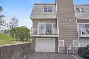 61 Meetinghouse Village, Meriden, CT 06450 - Photo 2