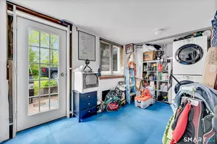 124 Pine Hill Ave, Stamford, CT 06906 - Photo 16