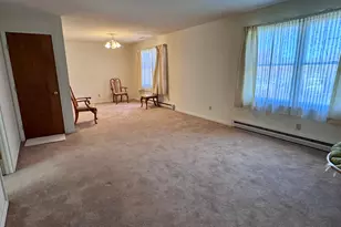 8 Oakridge Dr, Enfield, CT 06082 - Photo 18