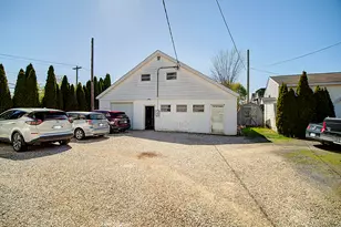 1052 Dixwell Ave, Hamden, CT 06514 - Photo 6