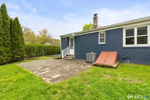 40 Beacon View Dr, Fairfield, CT 06825 - Photo 12