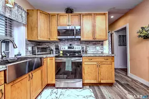 610 Wilmot Ave, Bridgeport, CT 06607 - Photo 2