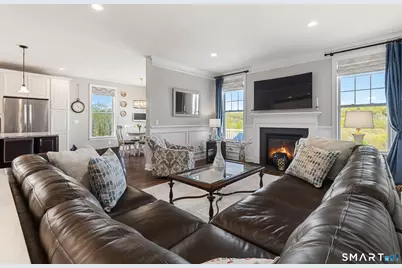79 Winding Ridge Way #79, Danbury, CT 06810 - Photo 2