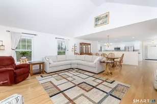 54 Elizabeth Cir, Newtown, CT 06482 - Photo 6