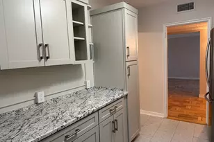 20 Outlook Ave, West Hartford, CT 06119 - Photo 2