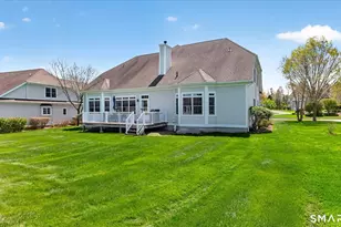 4 Spy Glass Cir, Bloomfield, CT 06002 - Photo 4