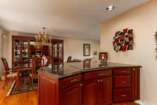 253 Braeside Dr, Hamden, CT 06514 - Photo 10