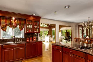 253 Braeside Dr, Hamden, CT 06514 - Photo 8