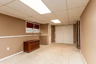 253 Braeside Dr, Hamden, CT 06514 - Photo 22