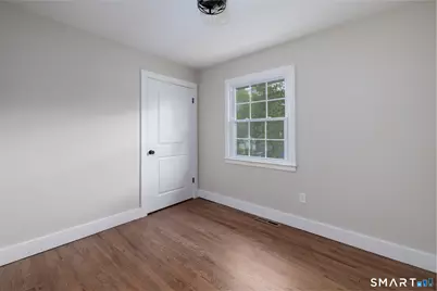 20 Longwood Drive, Naugatuck, CT 06770 - Photo 10