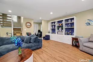 7 Lyle Ct, Farmington, CT 06032 - Photo 2