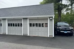 11 Hilltop Dr, Simsbury, CT 06089 - Photo 14