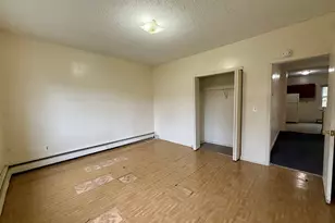 132 Locust St, Waterbury, CT 06704 - Photo 6