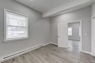 41 E High St, East Hampton, CT 06424 - Photo 10