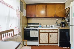 71 Cupheag Crescent, Stratford, CT 06614 - Photo 4