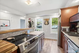 67 Pomfret St, Putnam, CT 06260 - Photo 2
