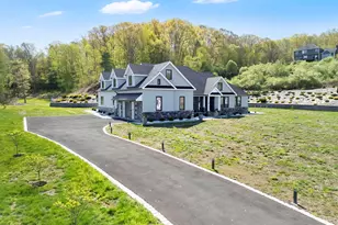99 Mesa Dr, Bethany, CT 06524 - Photo 2
