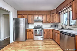 26 Craig Ln, Trumbull, CT 06611 - Photo 20