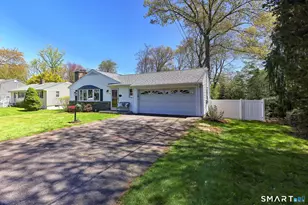 26 Craig Ln, Trumbull, CT 06611 - Photo 2