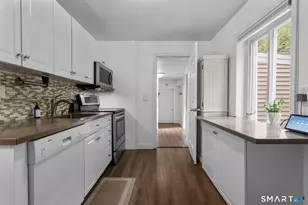 11 Barmore Dr W, Stamford, CT 06905 - Photo 6