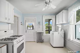 27 Park Ave, Enfield, CT 06082 - Photo 16