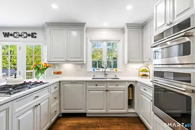 12 Norholt Drive, New Canaan, CT 06840 - Photo 8