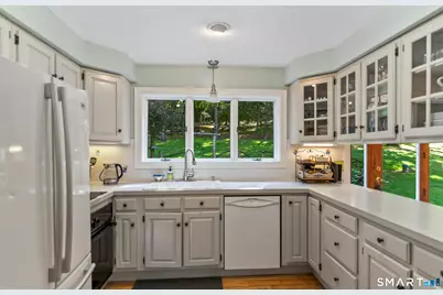 18 Gelding Hill Road, Newtown, CT 06482 - Photo 6