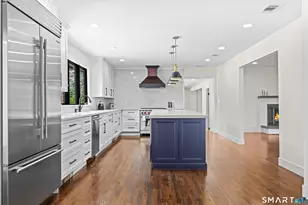 53 W Hill Cir, Stamford, CT 06902 - Photo 10