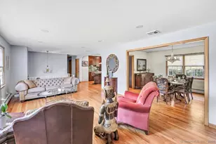 484 New England Ln, Orange, CT 06477 - Photo 2