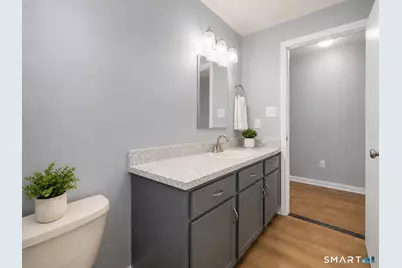 24-25 Acorn Street, New Britain, CT 06051 - Photo 6