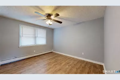 24-25 Acorn Street, New Britain, CT 06051 - Photo 8
