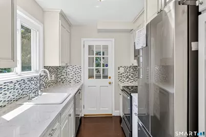 40 Cowan Avenue, Stamford, CT 06906 - Photo 14