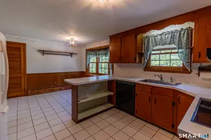 11 Hickory Ln, Farmington, CT 06032 - Photo 10