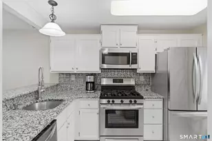 28 Chestnut Ct, Rocky Hill, CT 06067 - Photo 12