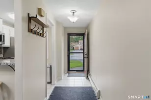 28 Chestnut Ct, Rocky Hill, CT 06067 - Photo 2