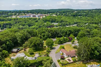 10 Horseshoe Drive, Danbury, CT 06811 - Photo 32