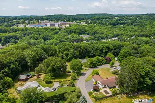 10 Horseshoe Dr, Danbury, CT 06811 - Photo 32