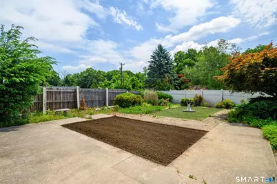 10 Horseshoe Drive, Danbury, CT 06811 - Photo 30