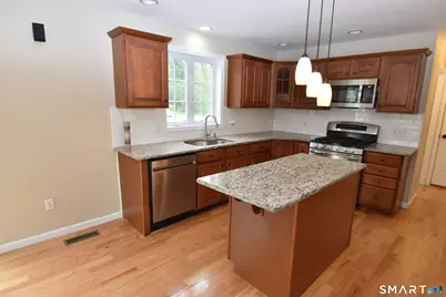 1 Morello Circle, Windsor, CT 06095 - Photo 4