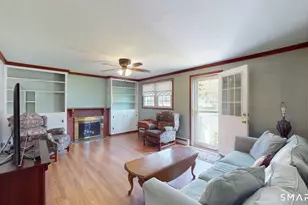 14 Carriage Dr, Enfield, CT 06082 - Photo 2