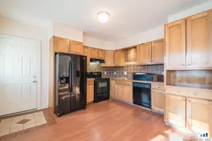 2 Pleasant St, Windsor Locks, CT 06096 - Photo 6