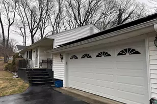 13 Robin Dr, East Haven, CT 06513 - Photo 2