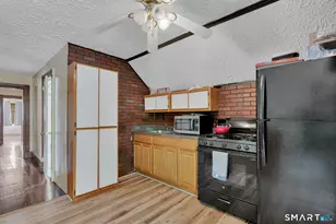 327 Edgewood Ave, New Haven, CT 06515 - Photo 28
